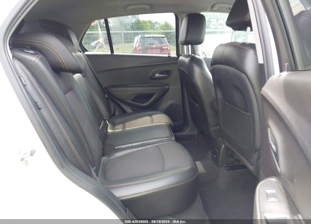 2018 CHEVROLET TRAX VIN: 3GNCJLSB1JL285667