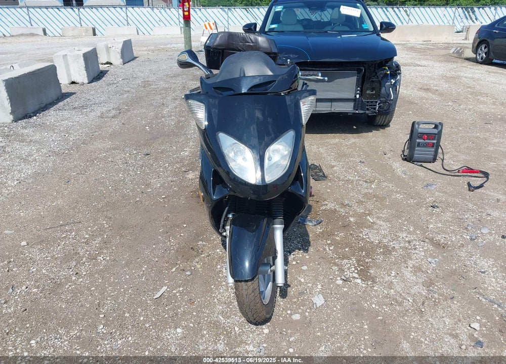 2011 JONWAY MOTORCYCLE VIN: L8YTCKPB2BM050015