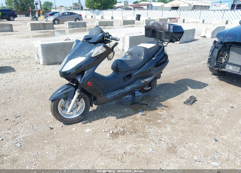 2011 JONWAY MOTORCYCLE VIN: L8YTCKPB2BM050015