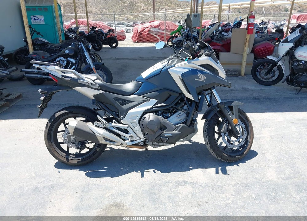 2024 HONDA NC750 XD VIN: JH2RH0919RK300320