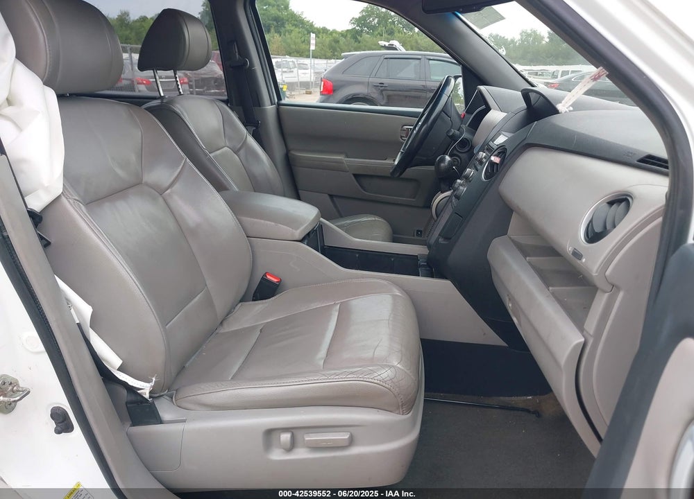 2014 HONDA PILOT EX-L VIN: 5FNYF4H51EB026883