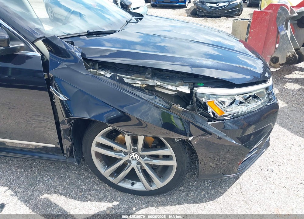 2017 VOLKSWAGEN PASSAT VIN: 1VWDT7A35HC025803