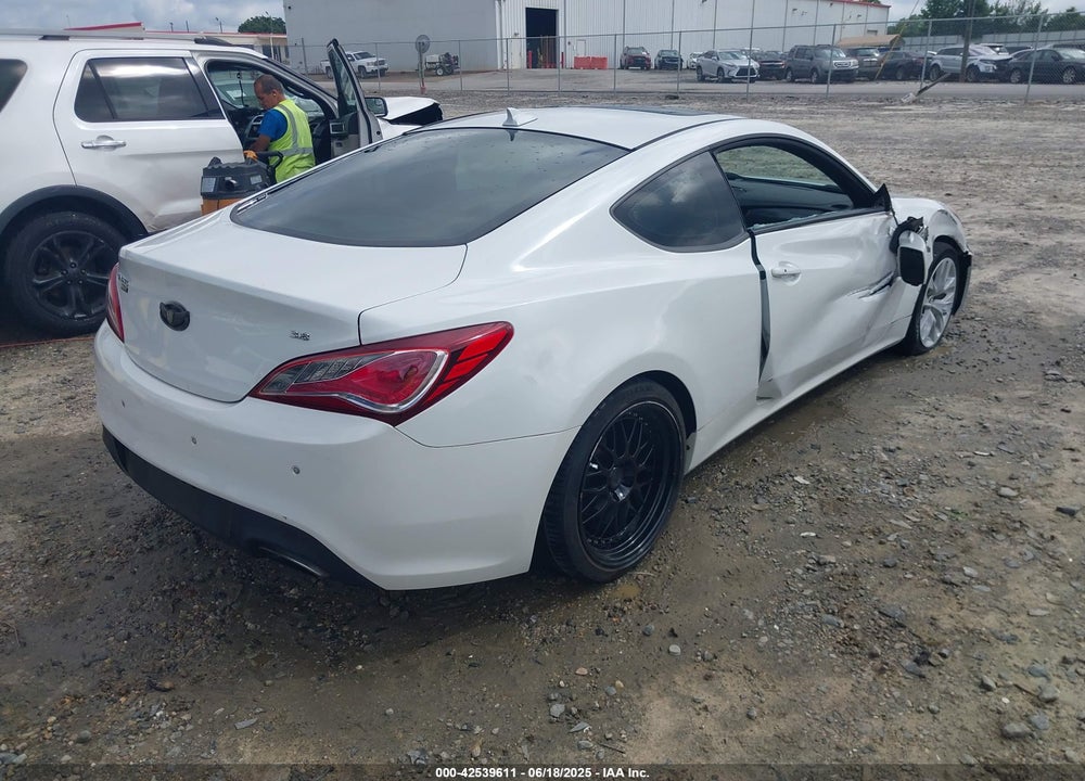 2013 HYUNDAI GENESIS VIN: KMHHU6KJ4DU092594