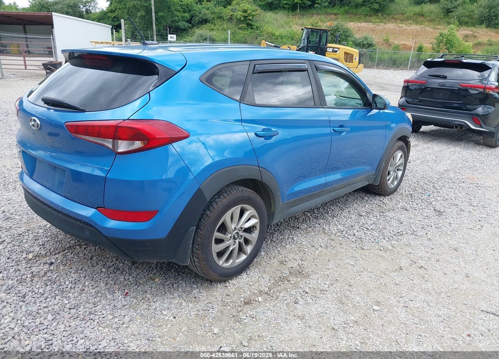 2017 HYUNDAI TUCSON SE VIN: KM8J23A46HU477369