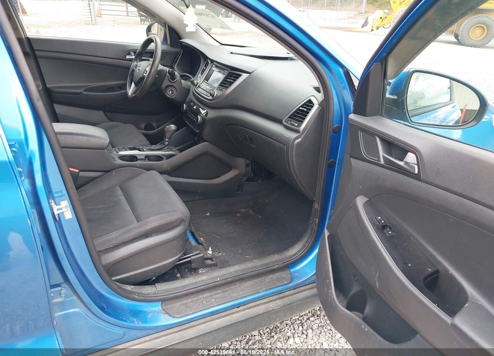 2017 HYUNDAI TUCSON SE VIN: KM8J23A46HU477369