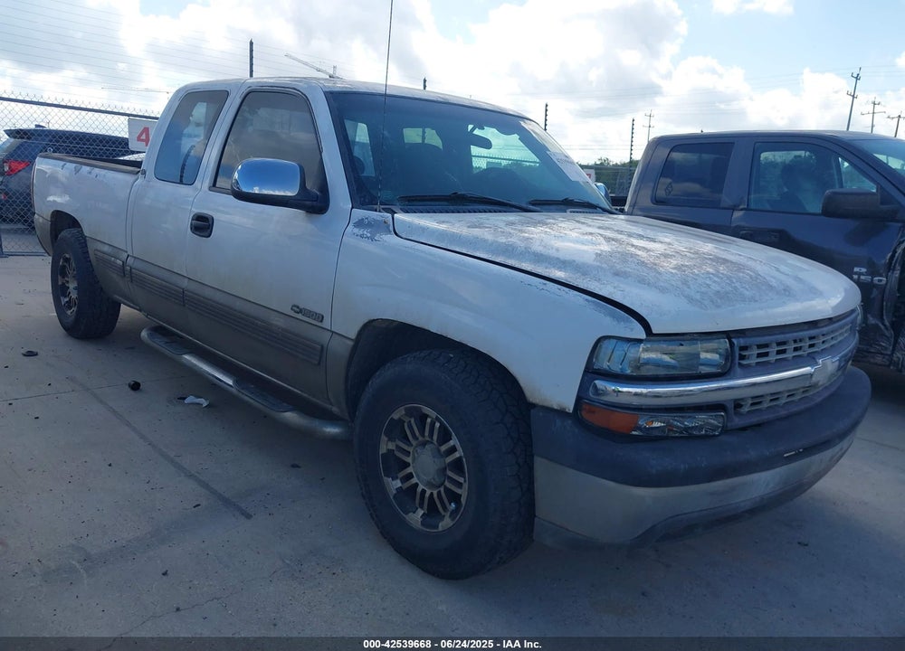 2002 CHEVROLET SILVERADO 1500 LS VIN: 2GCEC19V921168972