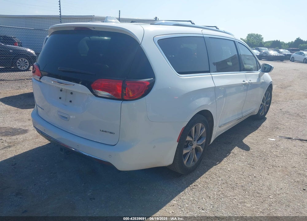 2018 CHRYSLER PACIFICA LIMITED VIN: 2C4RC1GG7JR260345