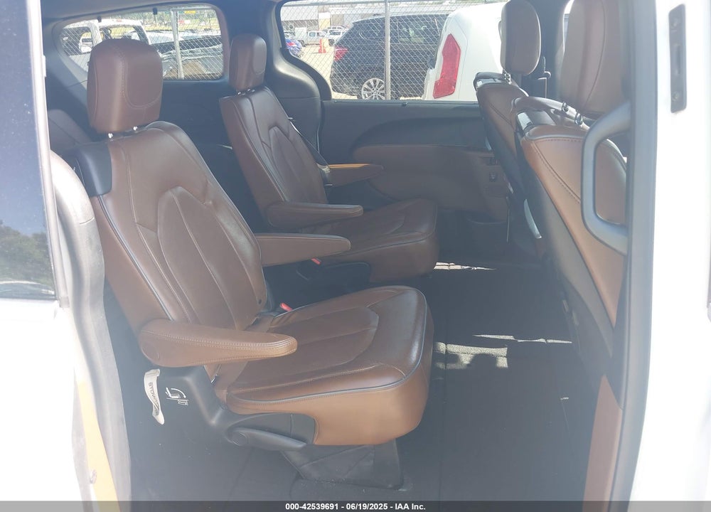 2018 CHRYSLER PACIFICA LIMITED VIN: 2C4RC1GG7JR260345