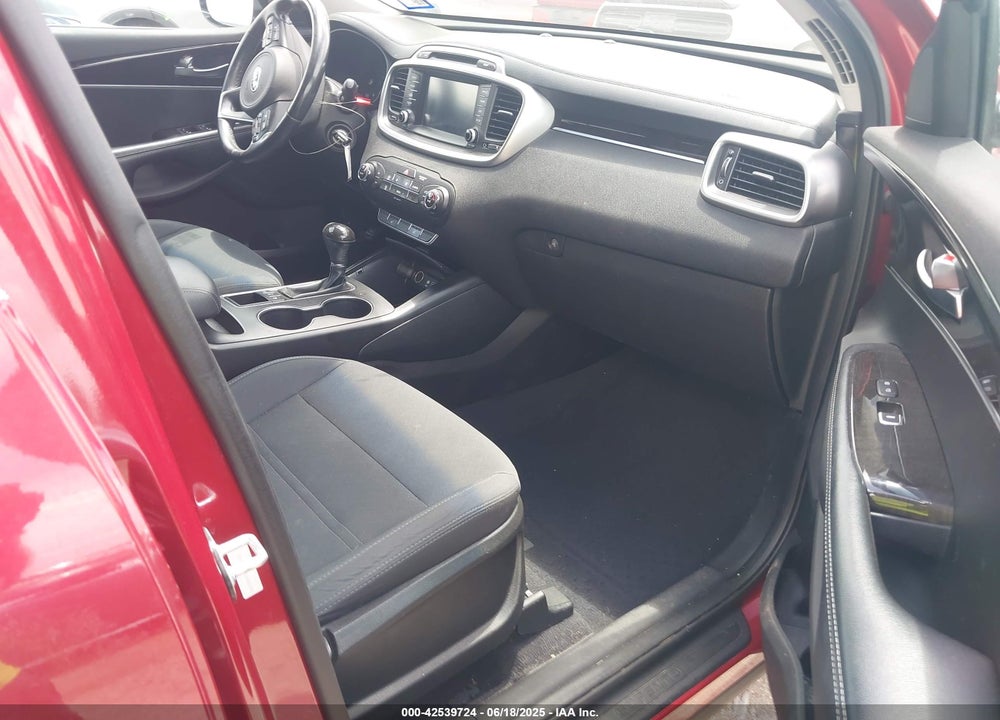 2018 KIA SORENTO VIN: 5XYPGDA35JG425042