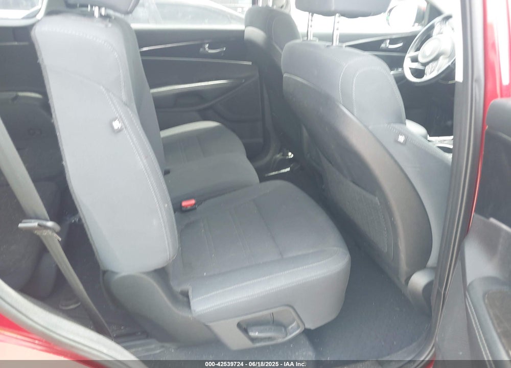 2018 KIA SORENTO VIN: 5XYPGDA35JG425042