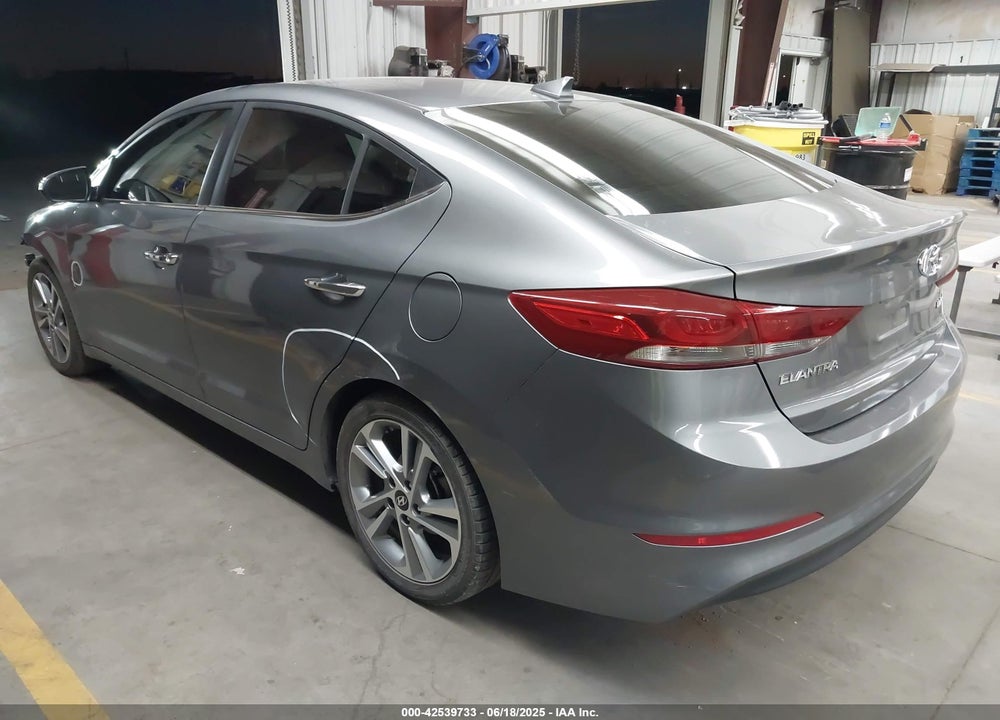 2017 HYUNDAI ELANTRA VIN: KMHD84LF4HU351186