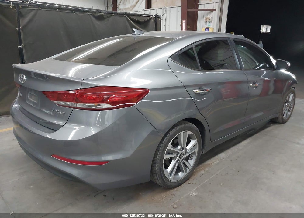 2017 HYUNDAI ELANTRA VIN: KMHD84LF4HU351186