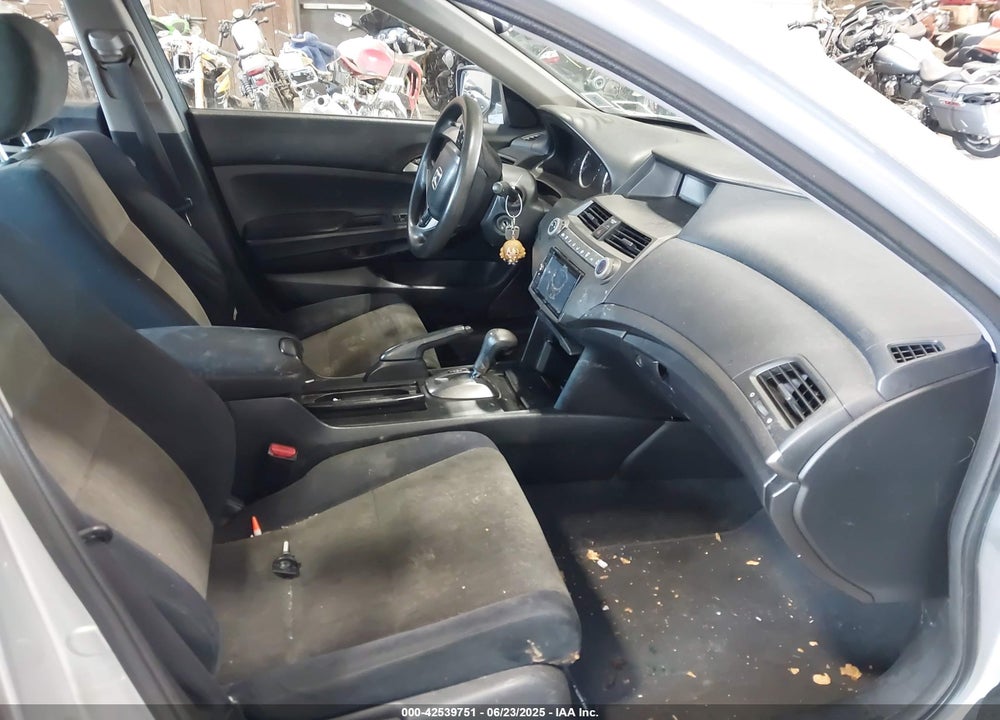 2010 HONDA ACCORD 2.4 LX-P VIN: 1HGCP2F45AA165585