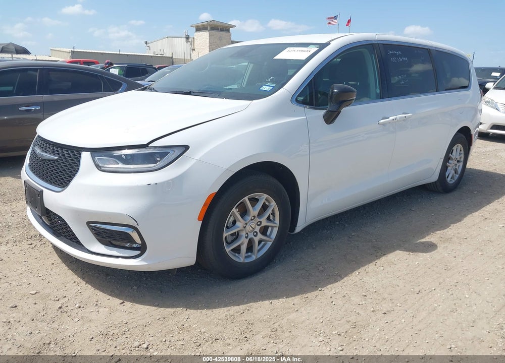 2024 CHRYSLER PACIFICA TOURING L VIN: 2C4RC1BGXRR145550
