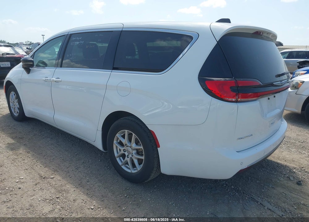 2024 CHRYSLER PACIFICA TOURING L VIN: 2C4RC1BGXRR145550