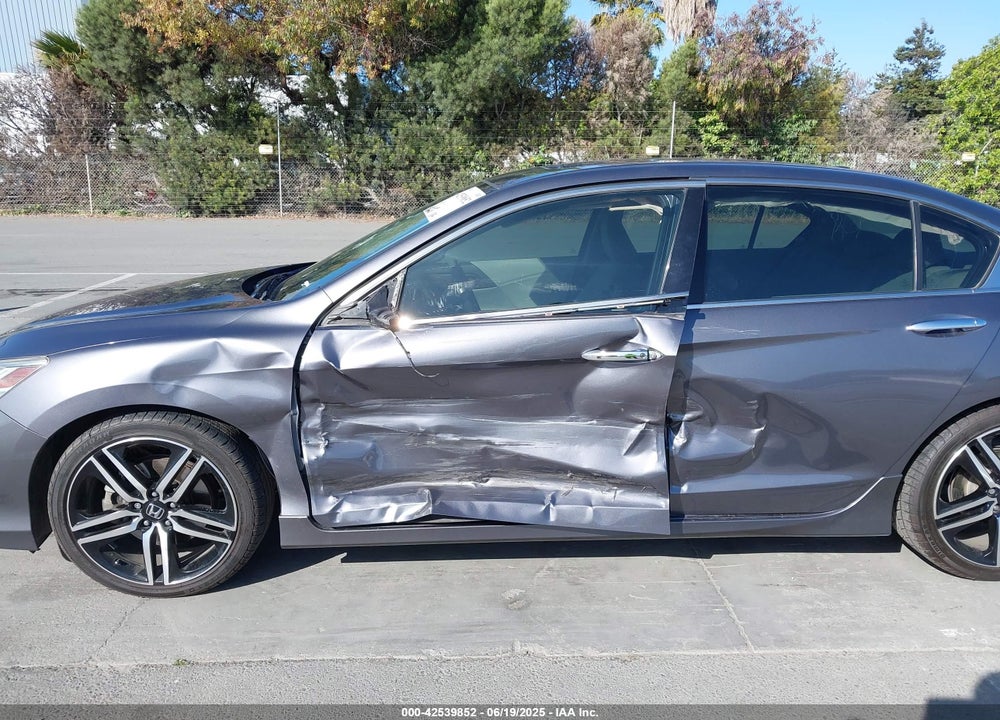 2017 HONDA ACCORD TOURING V6 VIN: 1HGCR3F97HA030310