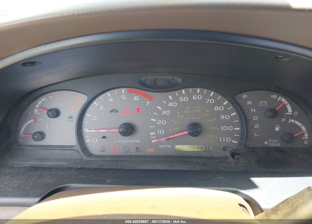 2002 TOYOTA SEQUOIA LIMITED V8 VIN: 5TDZT38A02S126176