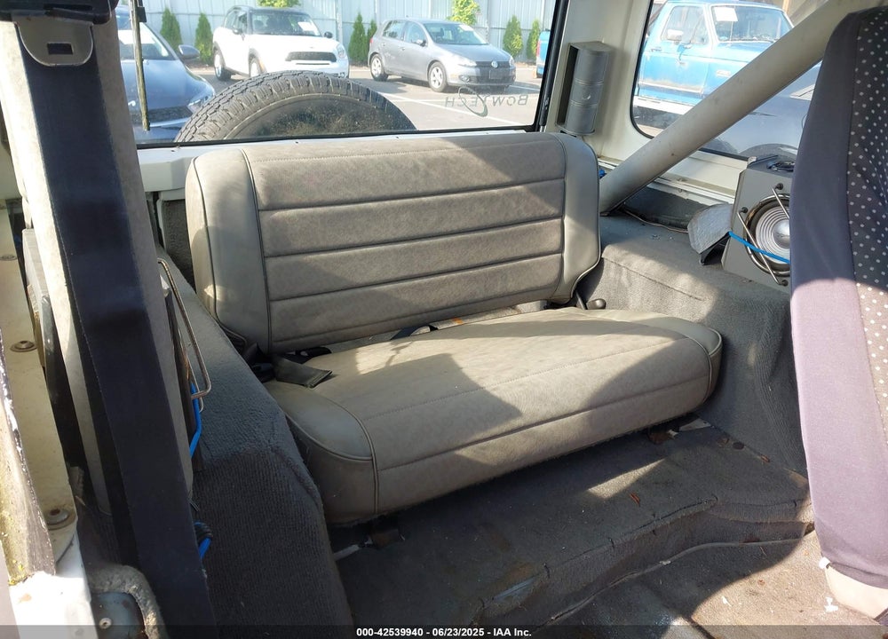 1990 JEEP WRANGLER / YJ S VIN: 2J4FY19E5LJ525128