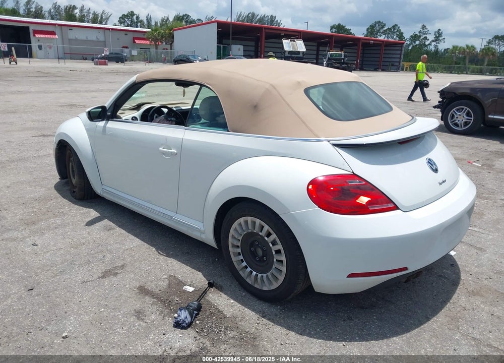2016 VOLKSWAGEN BEETLE VIN: 3VW507AT2GM807003