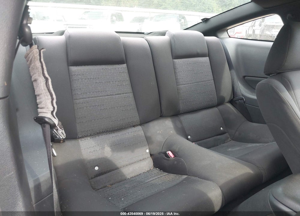 2005 FORD MUSTANG VIN: 1ZVFT80N255121745