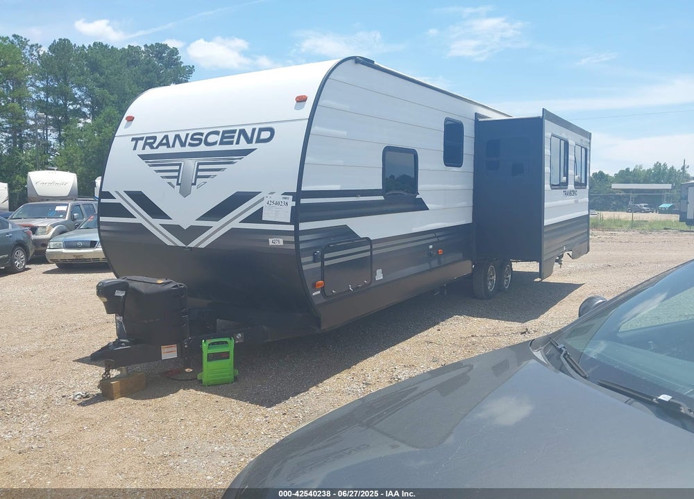 2019 GRAND DESIGN RECREAT TRANSCEND SERIES M-2 VIN: 573TT3222K8802826