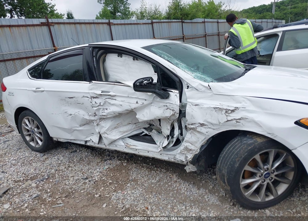 2017 FORD FUSION VIN: 3FA6P0H74HR181449