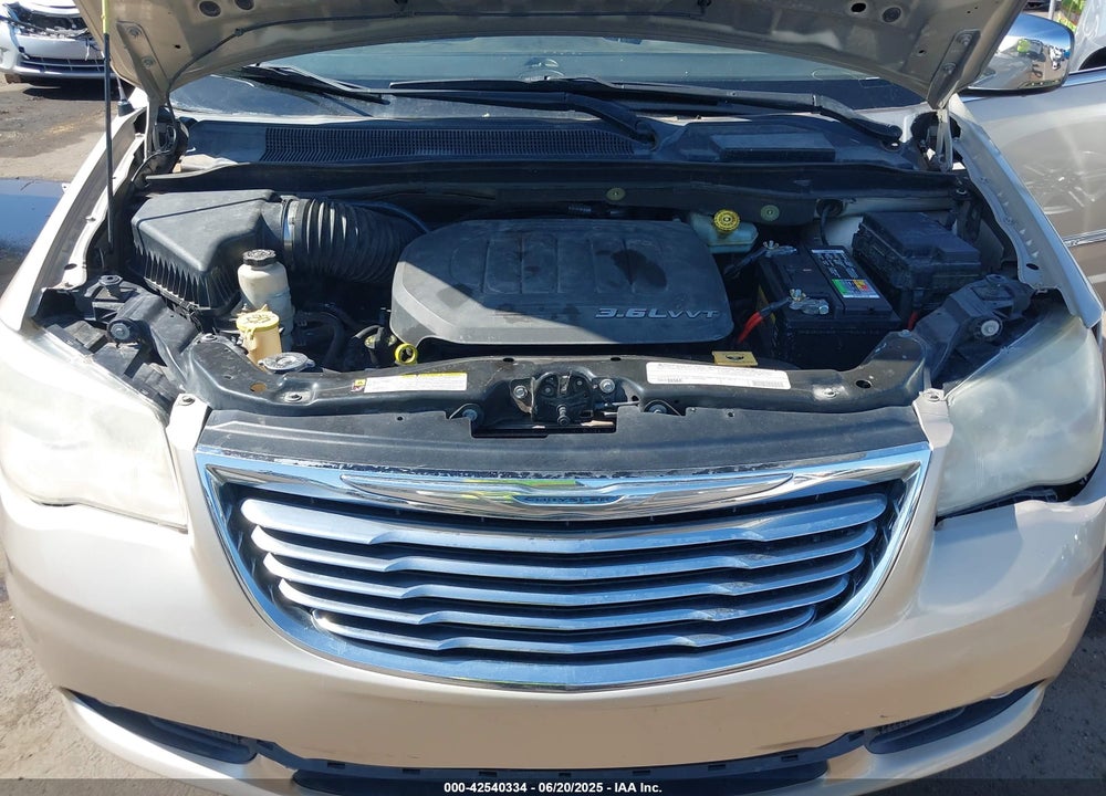 2012 CHRYSLER TOWN & COUNTRY VIN: 2C4RC1CG1CR237751