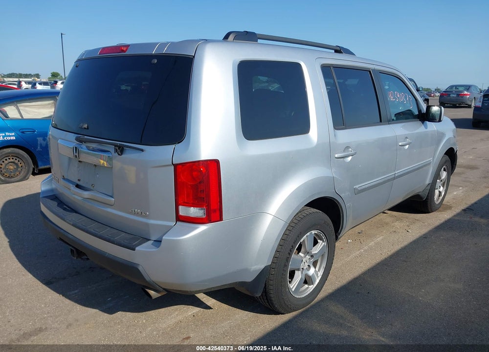 2011 HONDA PILOT VIN: 5FNYF4H64BB029801