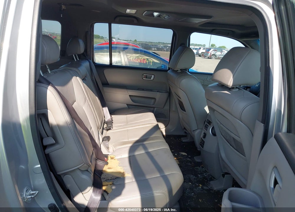 2011 HONDA PILOT VIN: 5FNYF4H64BB029801