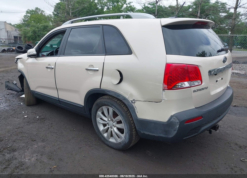 2011 KIA SORENTO VIN: 5XYKU4A26BG063539