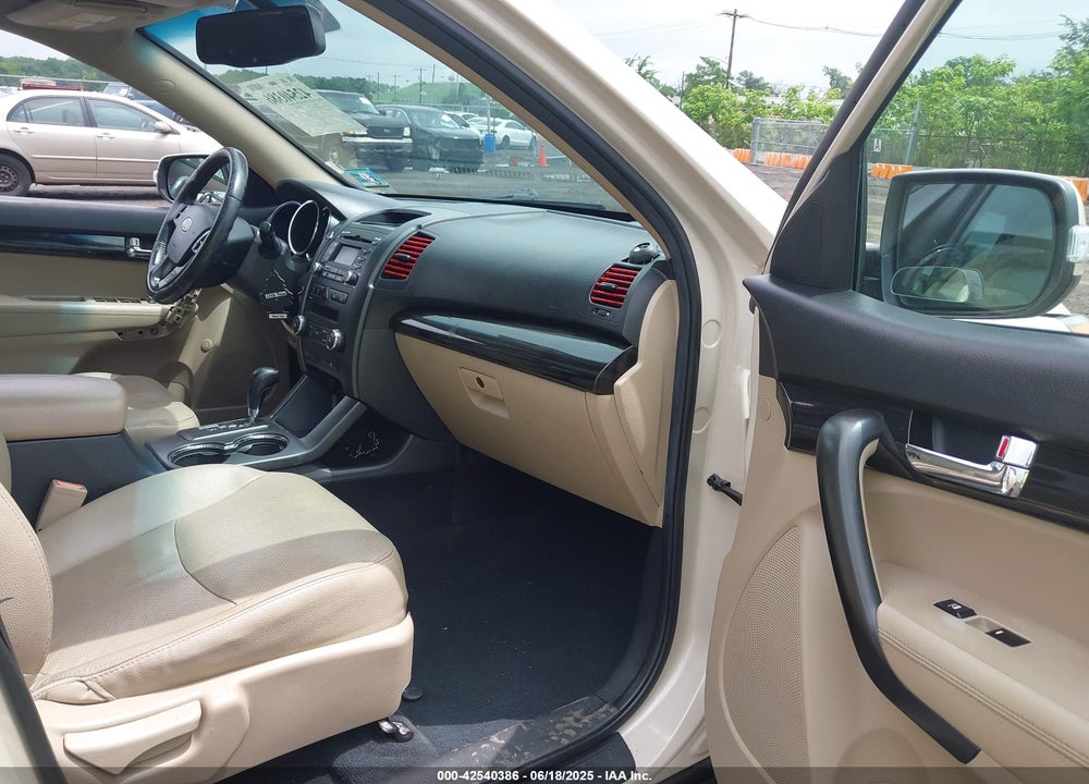 2011 KIA SORENTO VIN: 5XYKU4A26BG063539