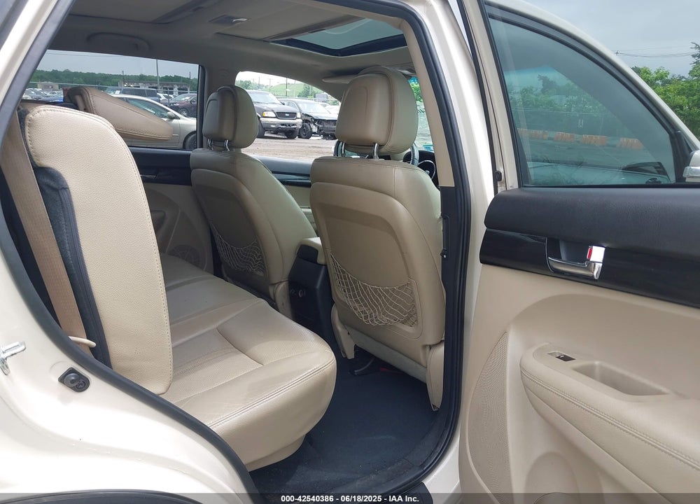 2011 KIA SORENTO VIN: 5XYKU4A26BG063539
