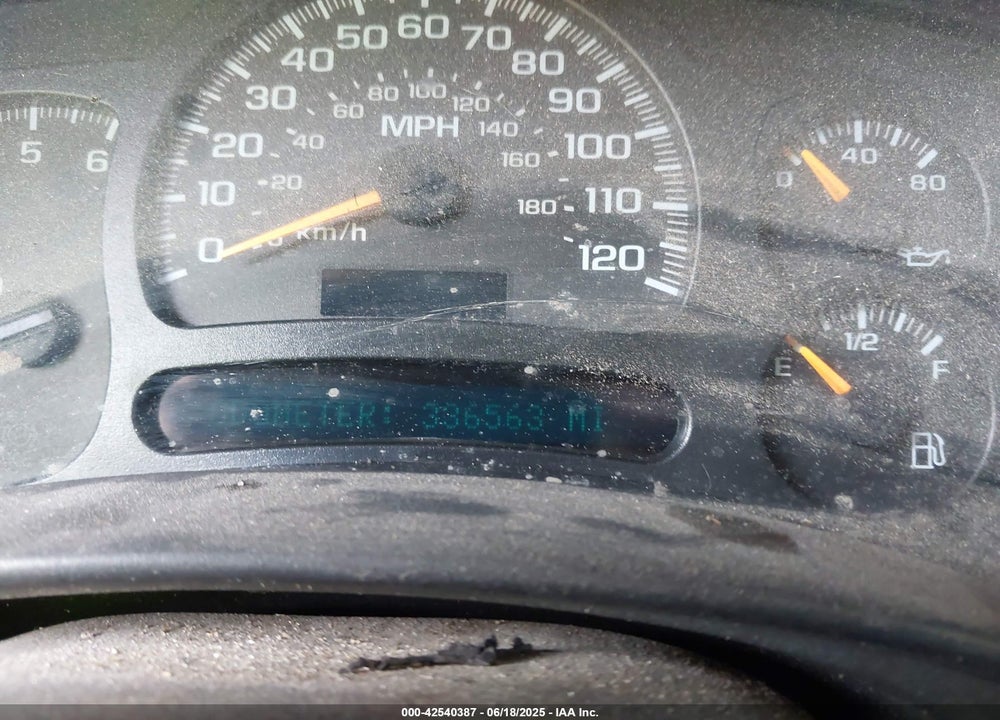 2005 CHEVROLET SUBURBAN 1500 LS VIN: 3GNEC16Z25G132924