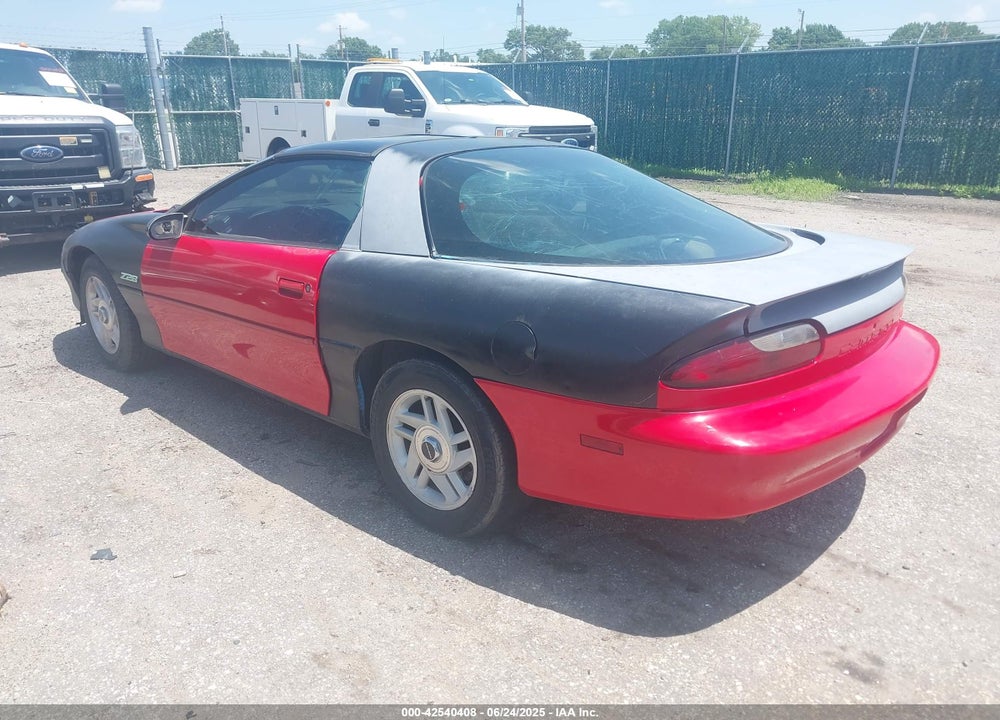 1995 CHEVROLET CAMARO Z28 VIN: 2G1FP22P5S2171381
