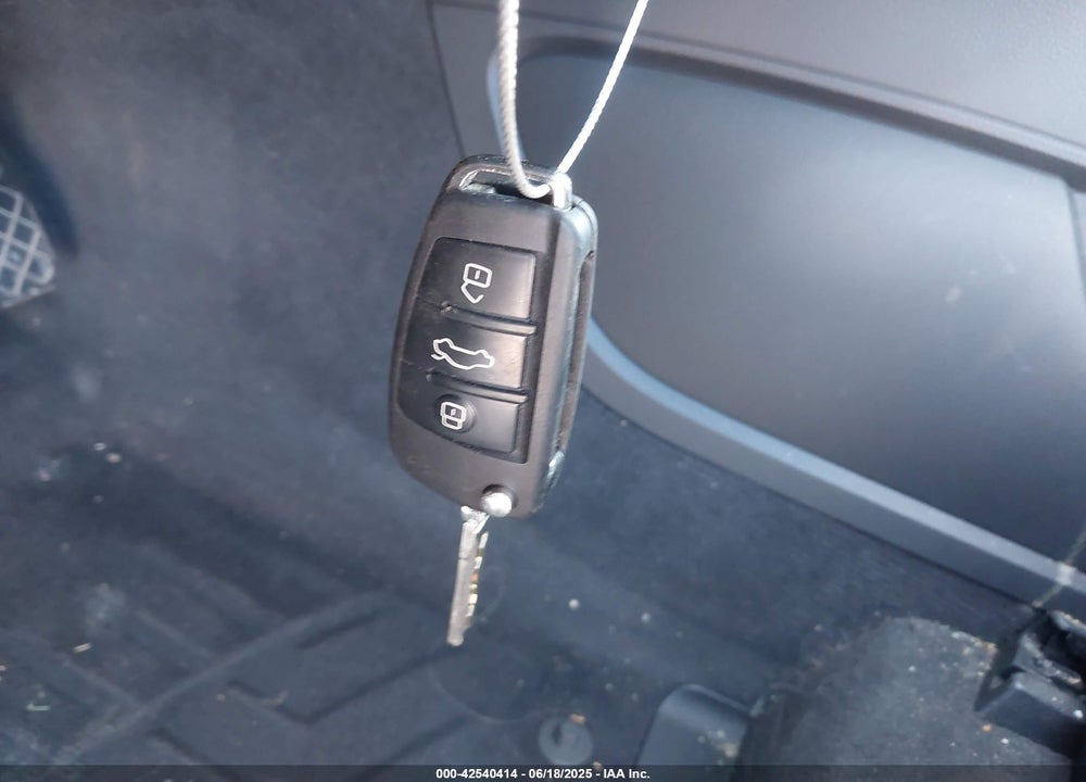 2012 AUDI Q7 VIN: WA1LGAFE9CD000216