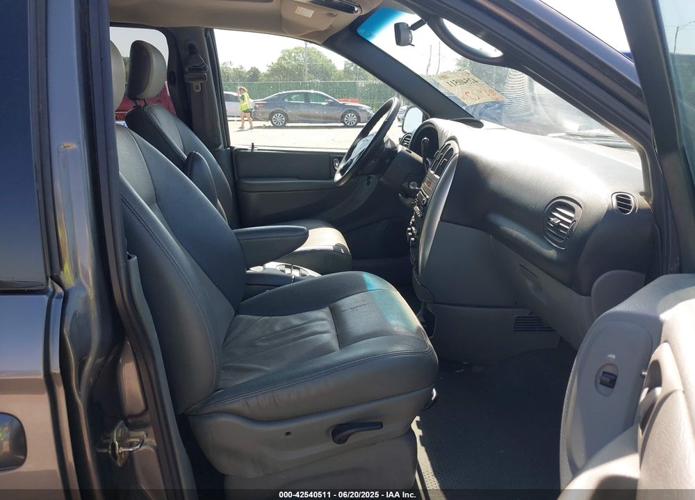 2004 CHRYSLER TOWN & COUNTRY TOURING VIN: 2C4GP54L24R556883