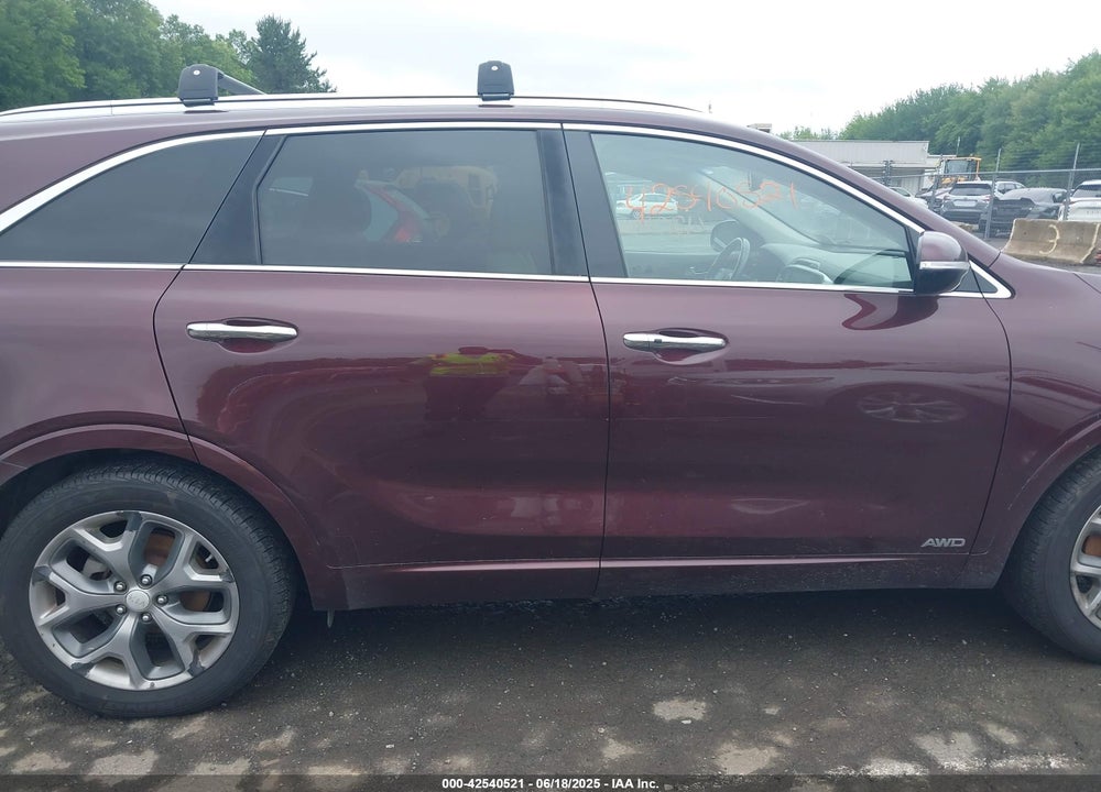 2016 KIA SORENTO 3.3L SX VIN: 5XYPKDA54GG121581