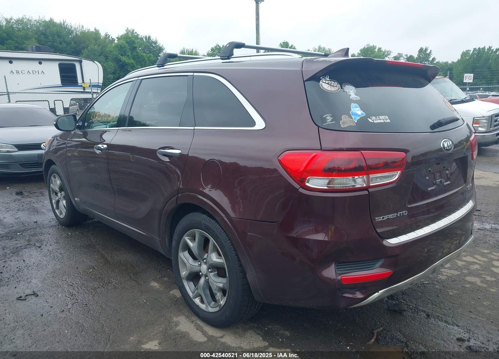 2016 KIA SORENTO 3.3L SX VIN: 5XYPKDA54GG121581