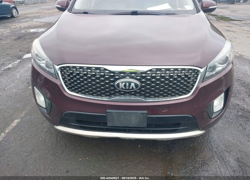 2016 KIA SORENTO 3.3L SX VIN: 5XYPKDA54GG121581