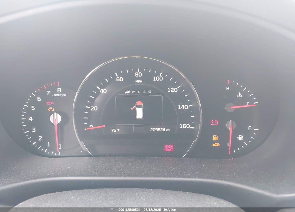 2016 KIA SORENTO 3.3L SX VIN: 5XYPKDA54GG121581
