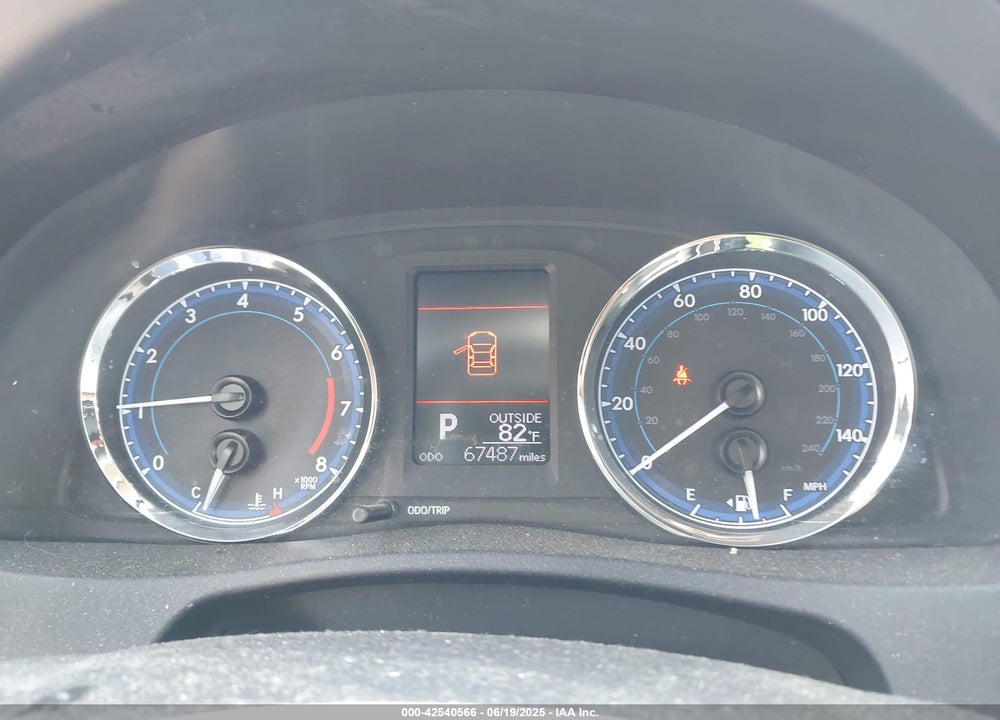 2018 TOYOTA COROLLA LE VIN: 2T1BURHE7JC105479