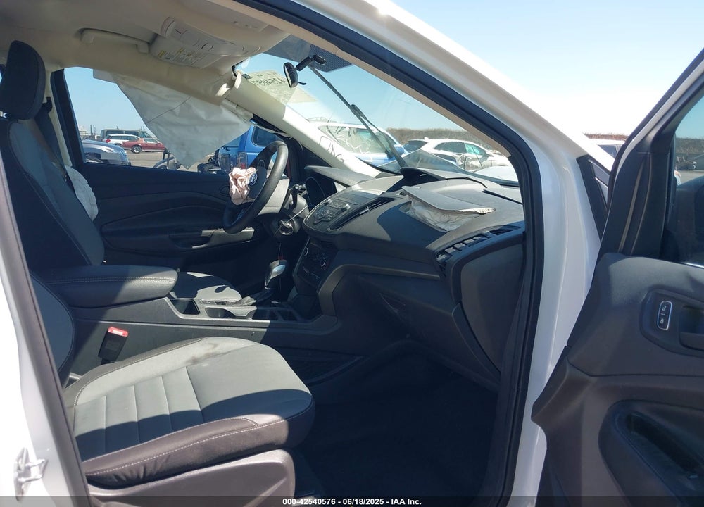 2019 FORD ESCAPE S VIN: 1FMCU0F74KUB63022