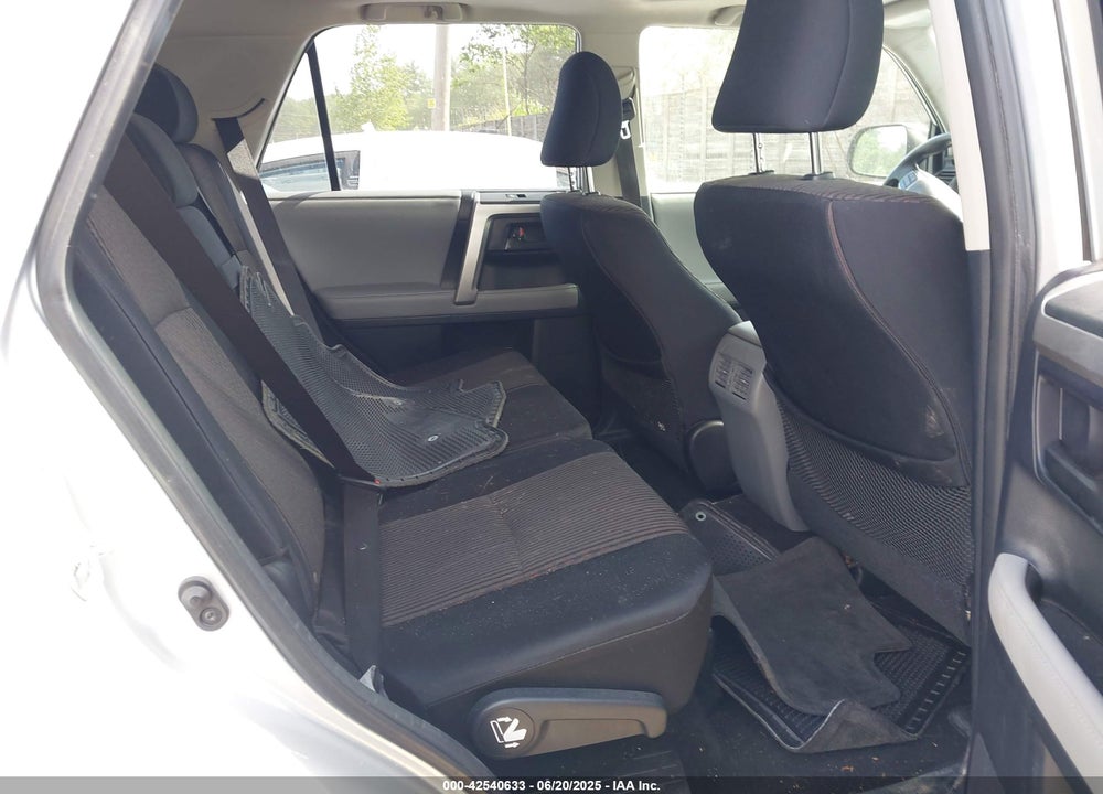 2011 TOYOTA 4RUNNER SR5 V6 VIN: JTEBU5JR8B5072315