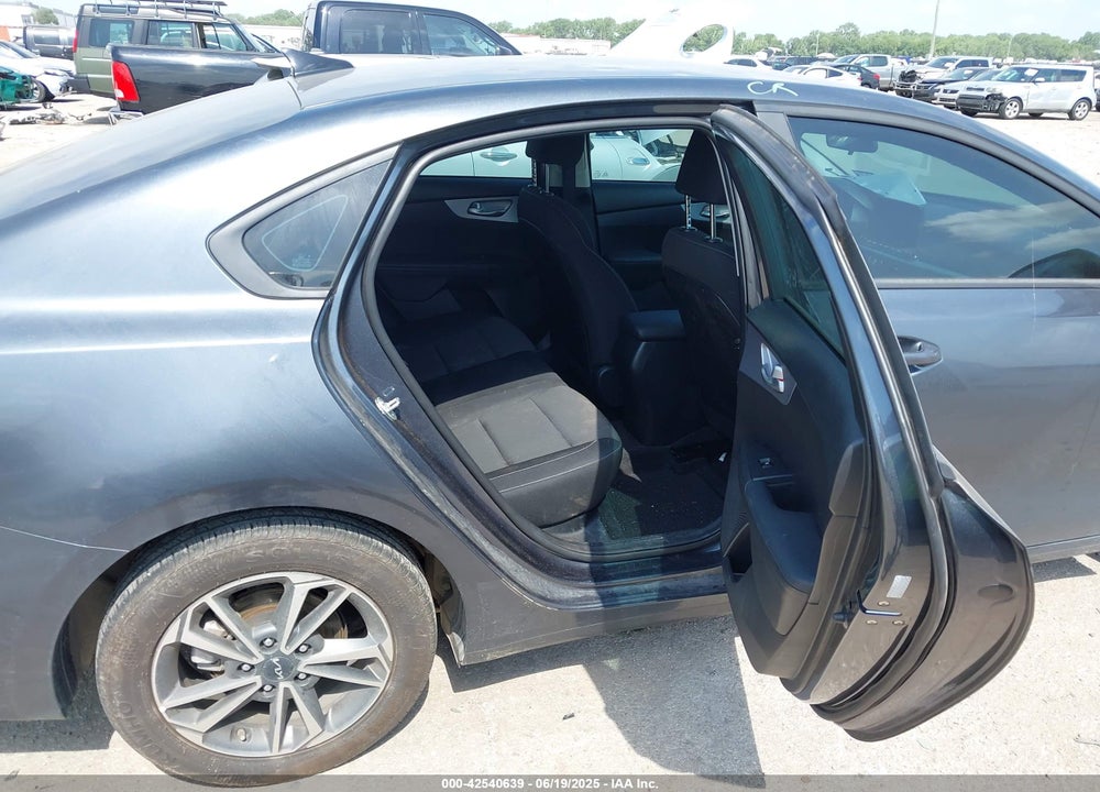 2024 KIA FORTE VIN: 3KPF24AD5RE738846