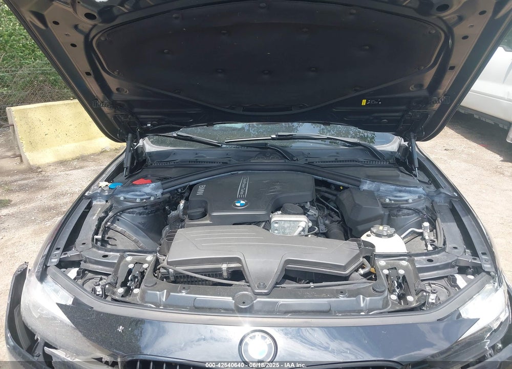 2017 BMW 3 SERIES VIN: WBA8A9C35HK620558