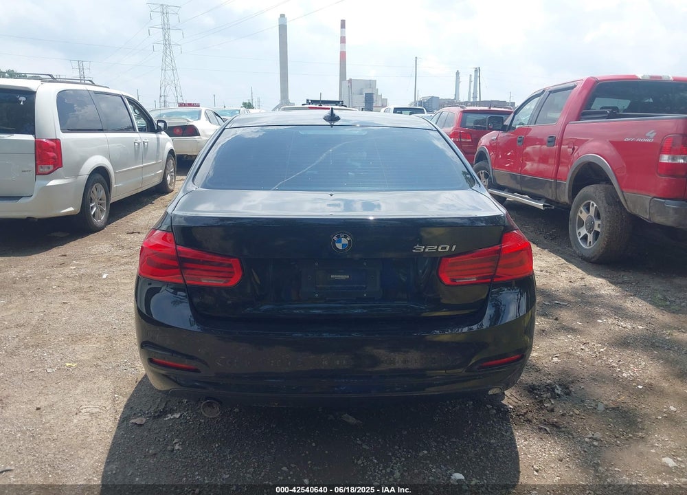 2017 BMW 3 SERIES VIN: WBA8A9C35HK620558