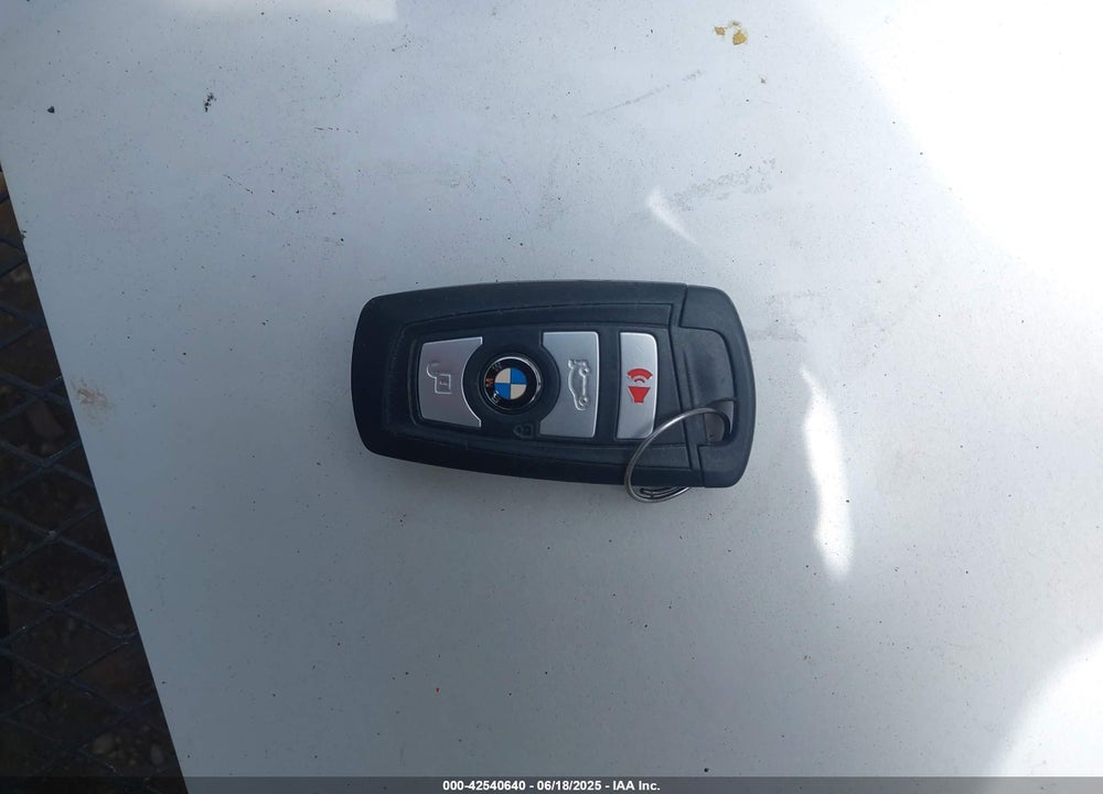 2017 BMW 3 SERIES VIN: WBA8A9C35HK620558