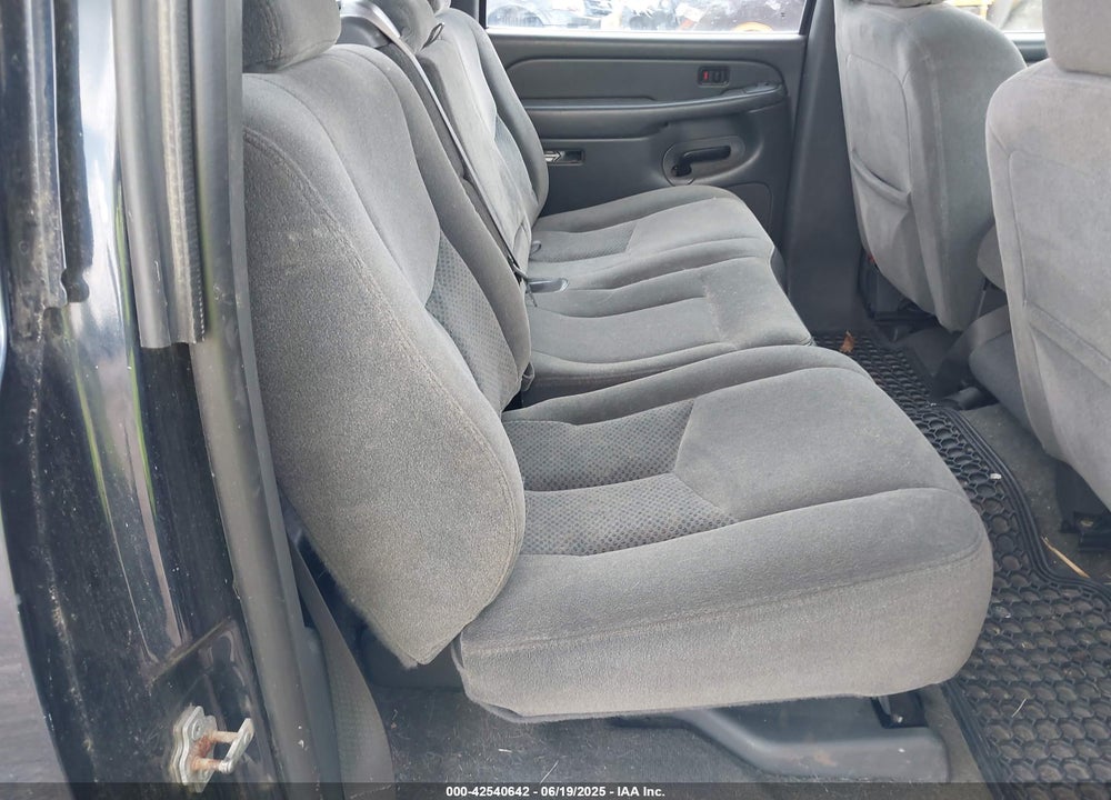 2005 CHEVROLET SILVERADO 1500 LS VIN: 2GCEK13T751248544