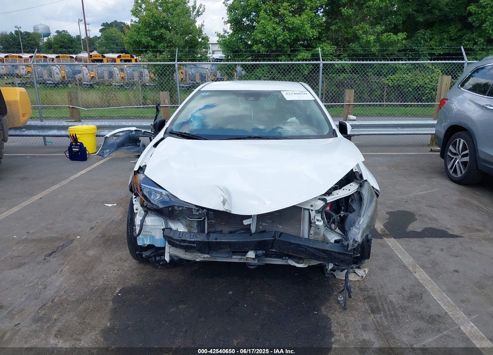 2018 TOYOTA COROLLA LE VIN: 5YFBURHE2JP830200
