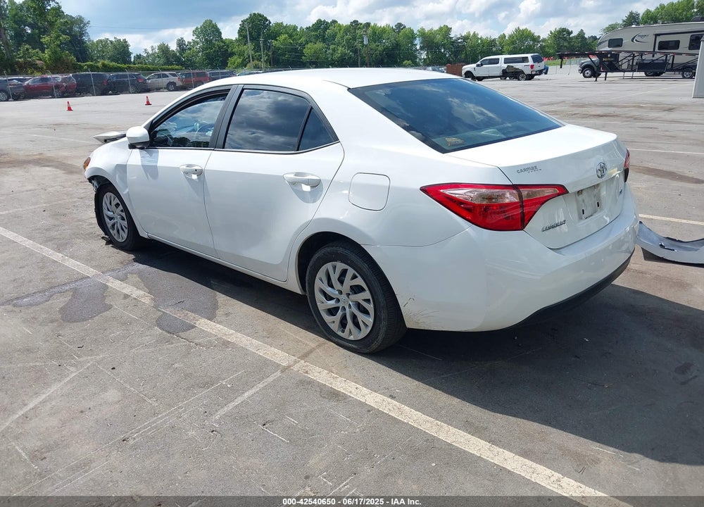 2018 TOYOTA COROLLA LE VIN: 5YFBURHE2JP830200